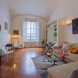Apartment Lungarno Prestige - Residenza Nobiliare, Florence